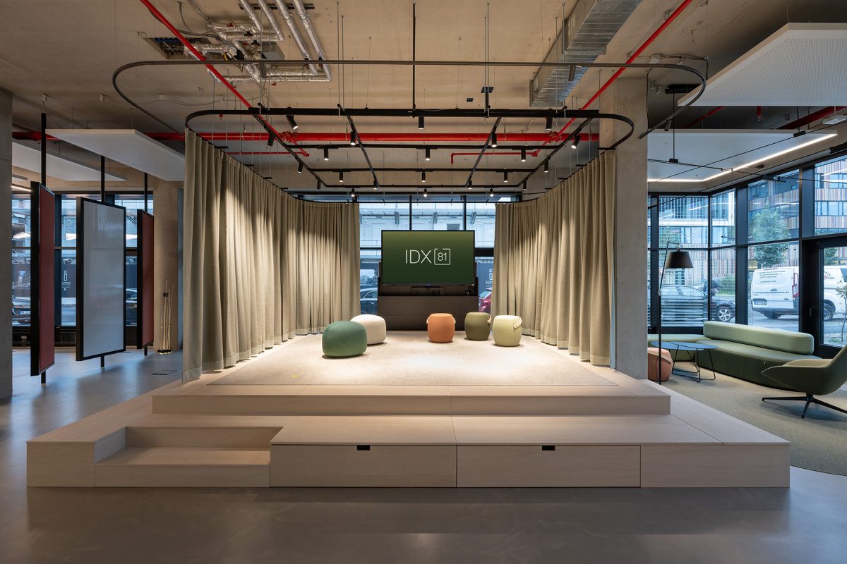 IDX 81 Your Stage München by Artemide, Ege Carpets, Gabriel | Showroom und Bühne