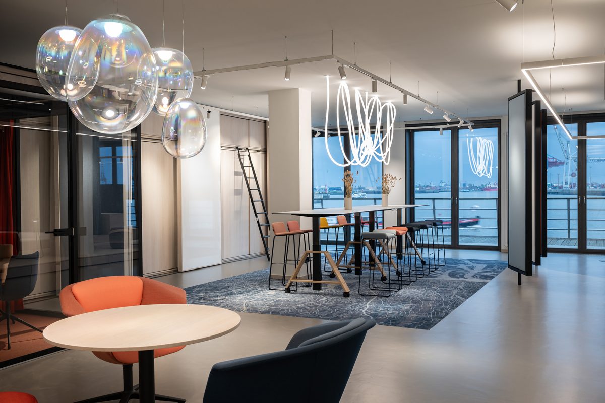 IDX 22 Hamburg, Showroom und offene Plattform der Begegnung von Artemide, Ege Carpets, Gabriel